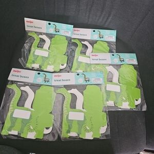 NIP Lot 30 Green Dinosaur Treat Boxes For Party Favors Place To Write Names